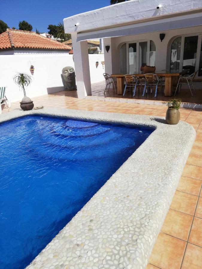 Caseta Blanca De Villa *