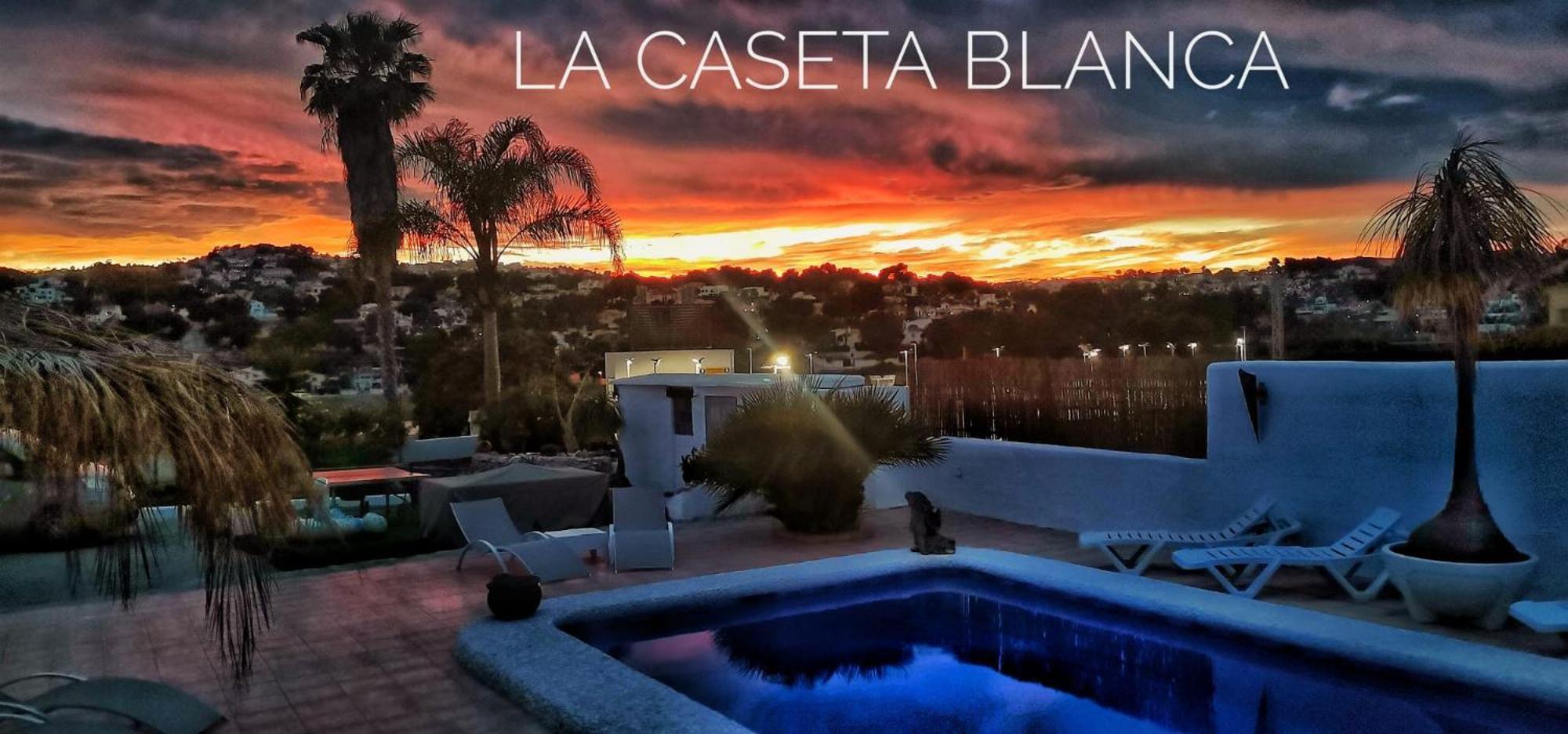 Caseta Blanca De *